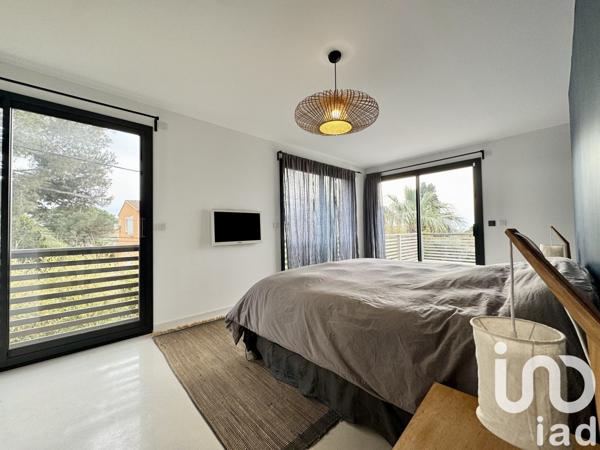 Maison d’architecte 5 pièces de 207 m² à Six-Fours-les-Plages (83140)