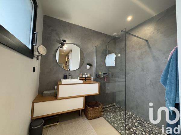 Maison d’architecte 5 pièces de 207 m² à Six-Fours-les-Plages (83140)