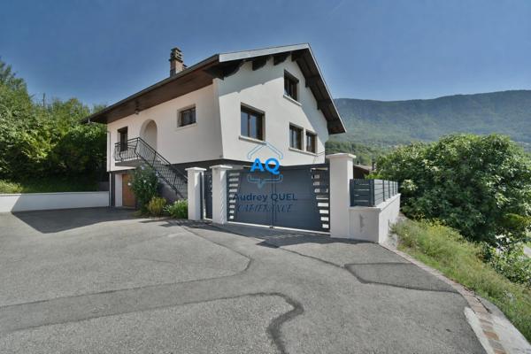 VALSERHÔNE (01) – Maison 6 pièces 142 m² – Vue montagne – 570 m² de terrain – Sous-sol complet
