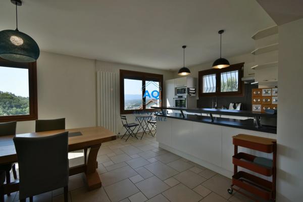 VALSERHÔNE (01) – Maison 6 pièces 142 m² – Vue montagne – 570 m² de terrain – Sous-sol complet