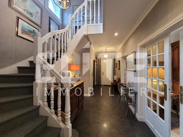 Maison à vendre |  Saint-Martin-des-Champs |  8 pièces | 205 m²