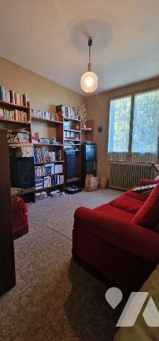 Pavillon sur sous-sol total à vendre sur Thouars (79100), à proximités des commodités, comprena...