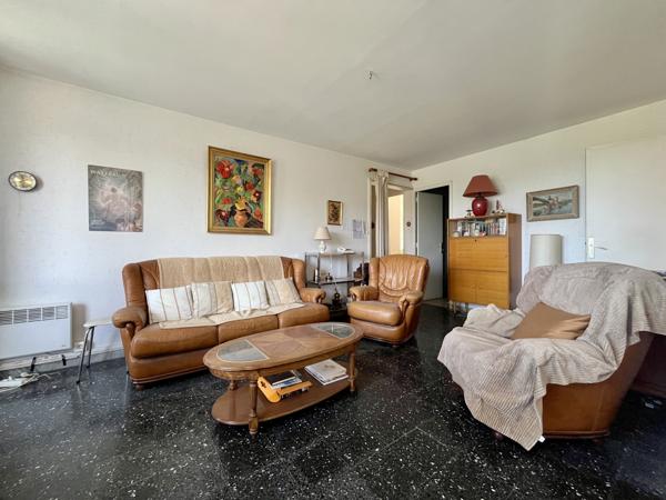 Marseille (13009) T4/5 avec Extérieur, Étage Élevé, Vue Mer, Aucun Vis-à-Vis, Fort Potentiel !