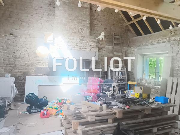 CHERENCE LE HERON - 110 m² sur grand terrain de 15 580 m²