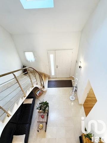 Maison à vendre 7 pièces 231 m² Saint-Cyr-sur-Loire