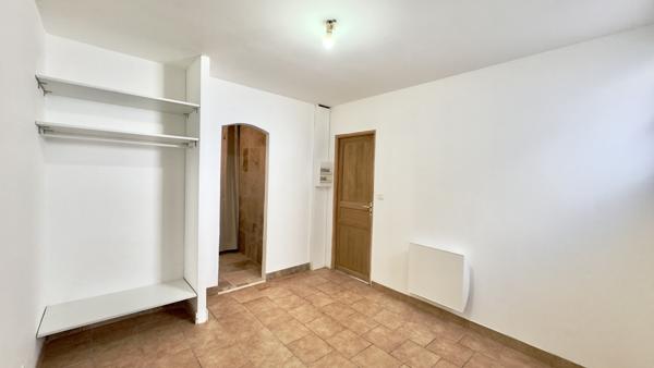 T2 rénové – 34,34 m² Carrez – Accès indépendant – Cœur de Grans