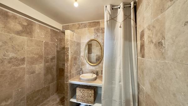 T2 rénové – 34,34 m² Carrez – Accès indépendant – Cœur de Grans