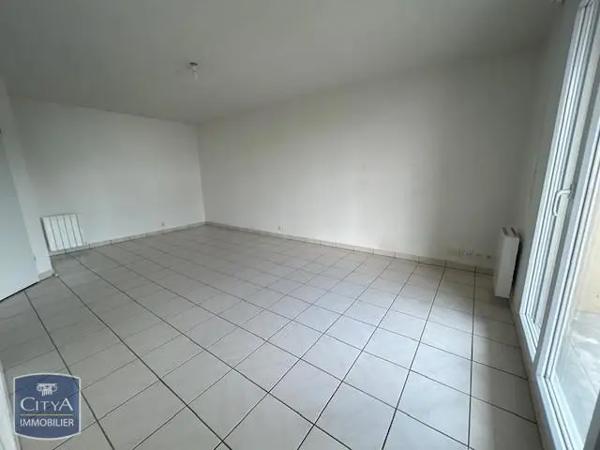 Appartement à louer 2 pièces 46.8m² Cusset (03300)
