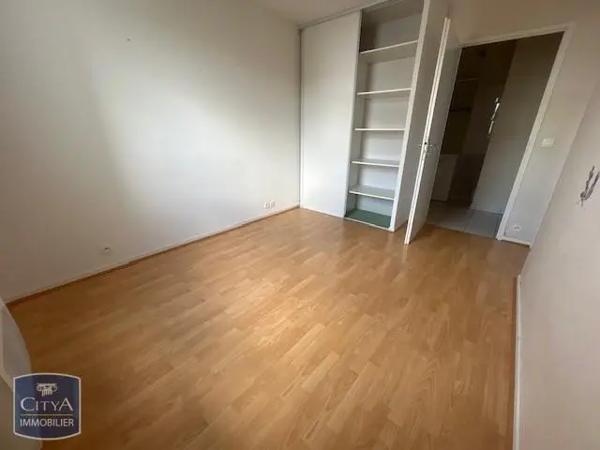 Appartement à louer 2 pièces 46.8m² Cusset (03300)