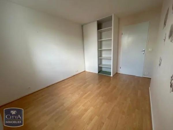 Appartement à louer 2 pièces 46.8m² Cusset (03300)