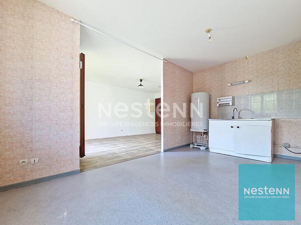 Appartement T1 avec un balcon ainsi qu'une cave dans une résidence sécurisée au centre de Montereau Fault Yonne