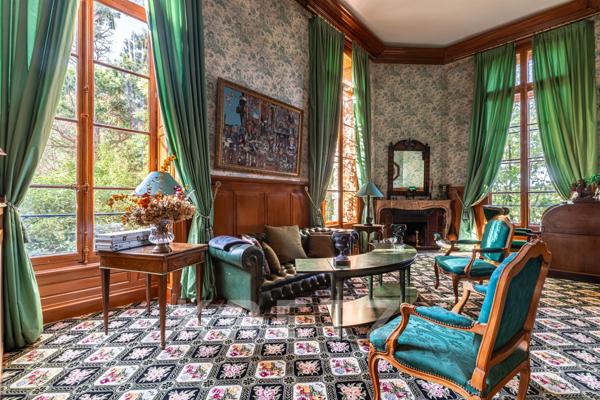 Élégance XIXe : château et domaine de 50 hectares à 1H de Lyon