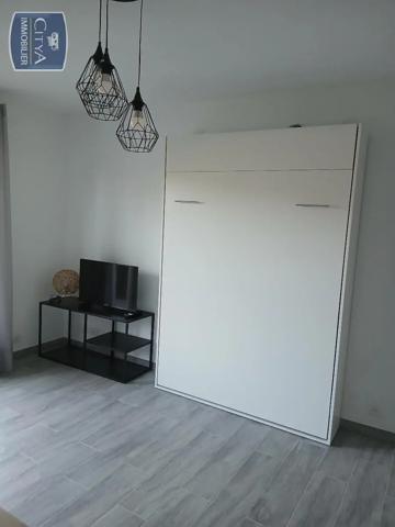 Appartement à louer 1 pièce 26.78m² Sarlat-la-Canéda (24200)