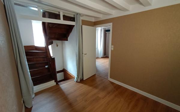 Maison à louer    2 pièces •  Beaumont-sur-Sarthe