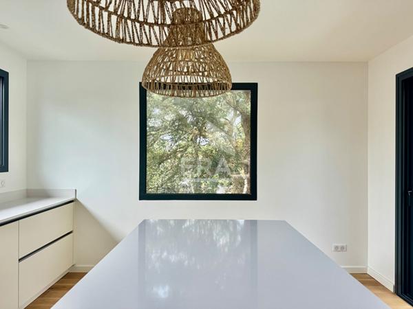 Villa de 141M 2 avec Piscine, un Écrin entre Océan & Centre-Ville