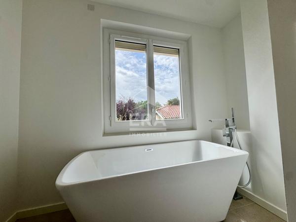 Villa de 141M 2 avec Piscine, un Écrin entre Océan & Centre-Ville