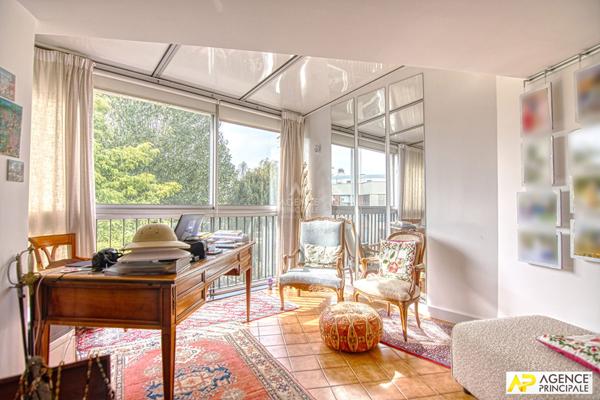 Le Chesnay Parly 2 - Appartement 5 pièces 105 m² situé au 2e et dernier étage avec ascenseur, avec cave et parking €495 000 ** - Référence 25676