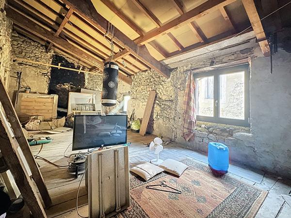 Maison Orange d'environ 107m²