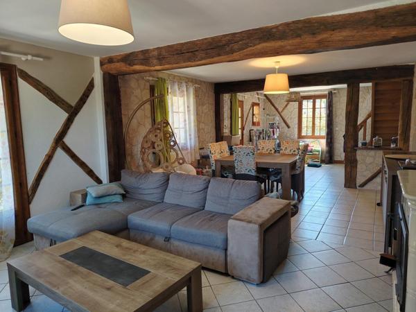 Maison à COUR-CHEVERNY, 41700 - 6 pièces 158m²