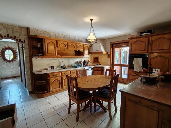 Maison à COUR-CHEVERNY, 41700 - 6 pièces 158m²