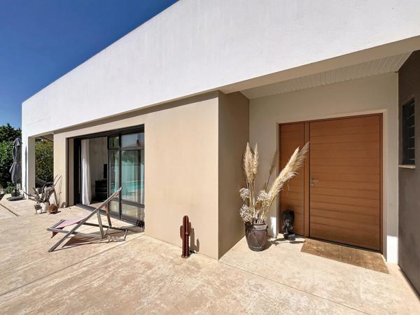 VILLA D'ARCHITECTE CONTEMPORAINE D'EXCEPTION, BAIXAS