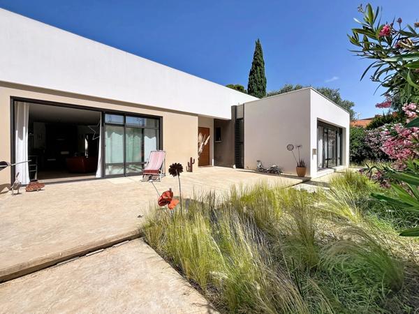VILLA D'ARCHITECTE CONTEMPORAINE D'EXCEPTION, BAIXAS