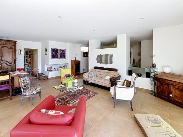 VILLA D'ARCHITECTE CONTEMPORAINE D'EXCEPTION, BAIXAS