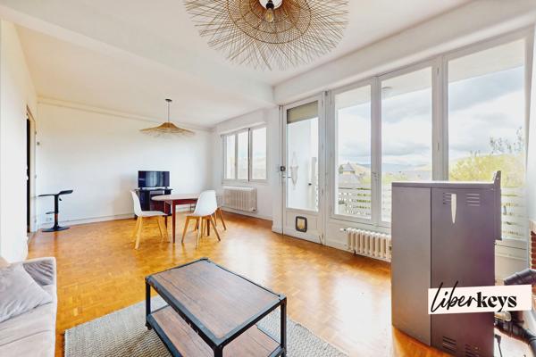 Appartement T4 lumineux avec terrasse, vue dégagée, double garage et terrain