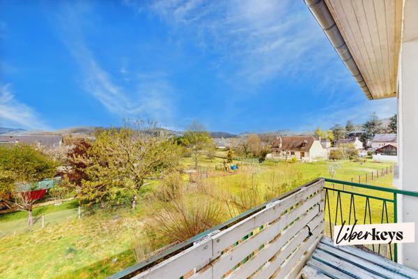 Appartement T4 lumineux avec terrasse, vue dégagée, double garage et terrain