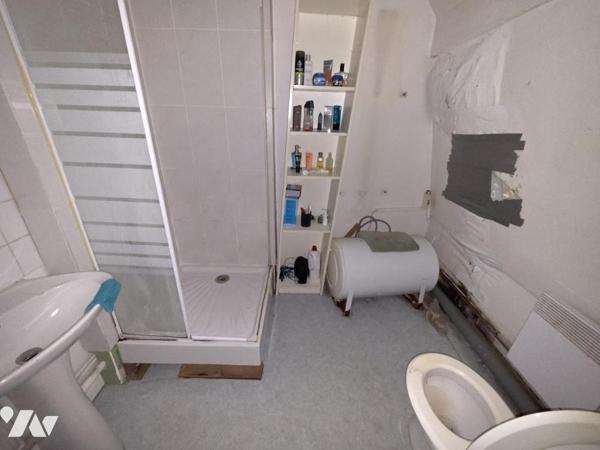 ROUBAIX - PROXIMITE GARE - DANS UNE PETITE COPROPRIETE, APPARTEMENT DE TYPE 3 A RENOVER - 