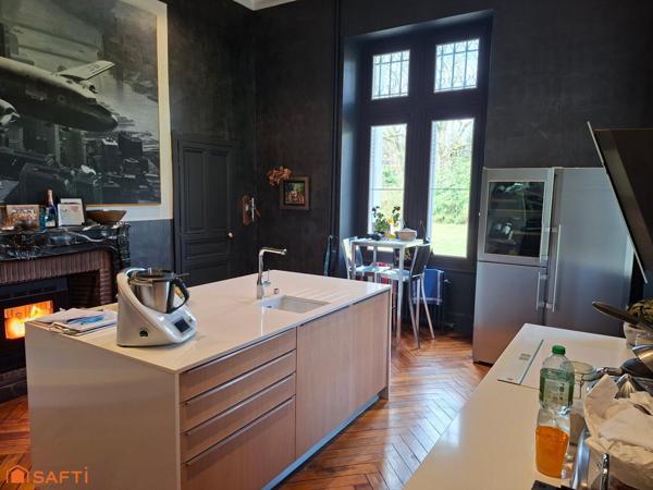 Magnifique château du millieu XIXème totalement rénové.