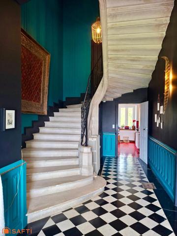 Magnifique château du millieu XIXème totalement rénové.