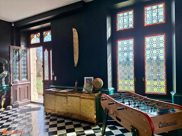 Magnifique château du millieu XIXème totalement rénové.