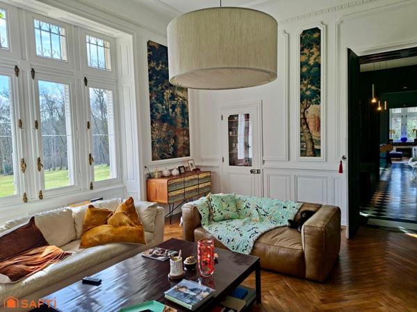 Magnifique château du millieu XIXème totalement rénové.