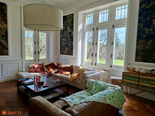 Magnifique château du millieu XIXème totalement rénové.