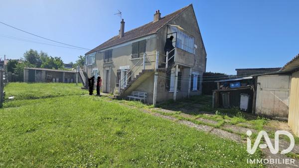 Immeuble à vendre 135 m² Villeblevin