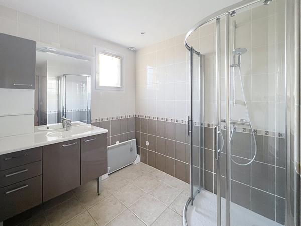 Sud Ardèche – secteur Les Vans / Maison de 191 m² sur terrain de 2 764 m² – Grand garage