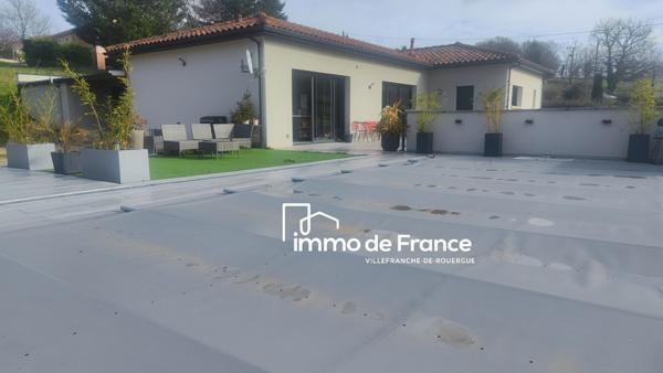 Maison  contemporaine 111 m²  3 chambres, garage + sous sol de 125 m², piscine, terrain de 1296 m²