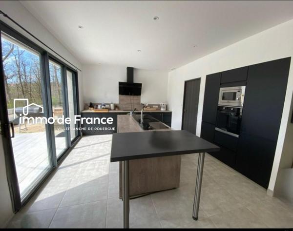 Maison  contemporaine 111 m²  3 chambres, garage + sous sol de 125 m², piscine, terrain de 1296 m²
