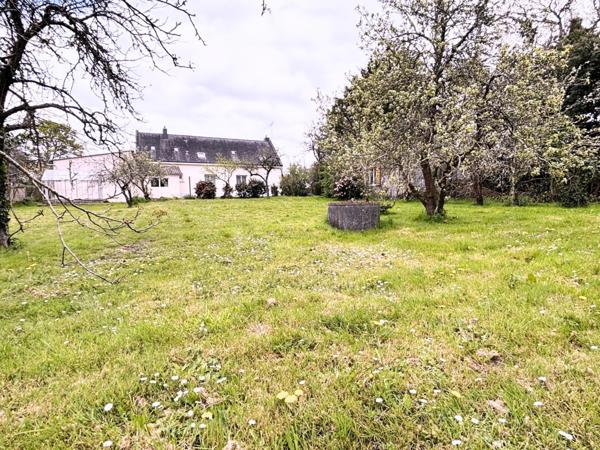 Maison 208m² - 6 Chambres - DEPENDANCES - TERRAIN 2100m²