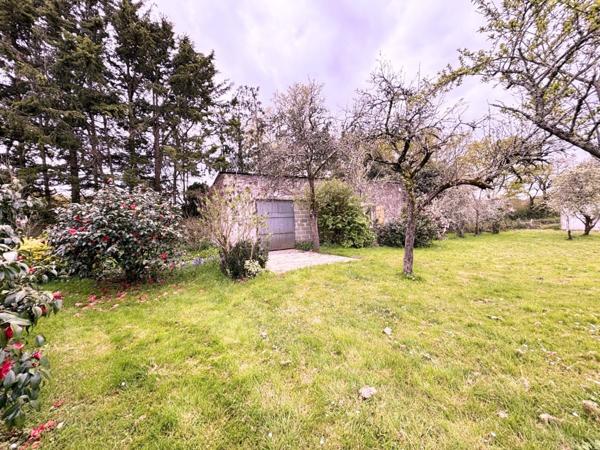 Maison 208m² - 6 Chambres - DEPENDANCES - TERRAIN 2100m²