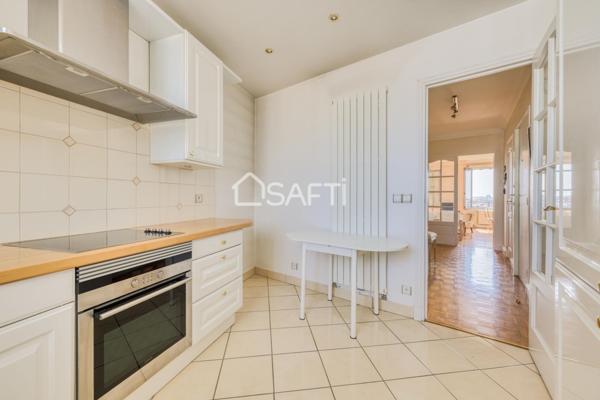 Vue Tour Eiffel au coeur du 6e