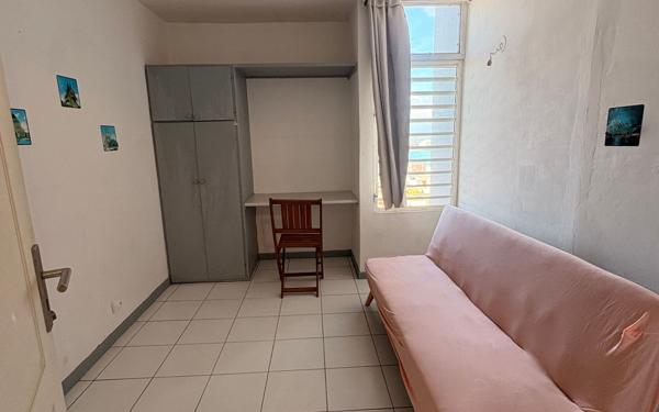 Appartement à vendre    4 pièces • 77 m2 Pointe-à-Pitre