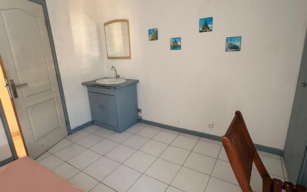 Appartement à vendre    4 pièces • 77 m2 Pointe-à-Pitre