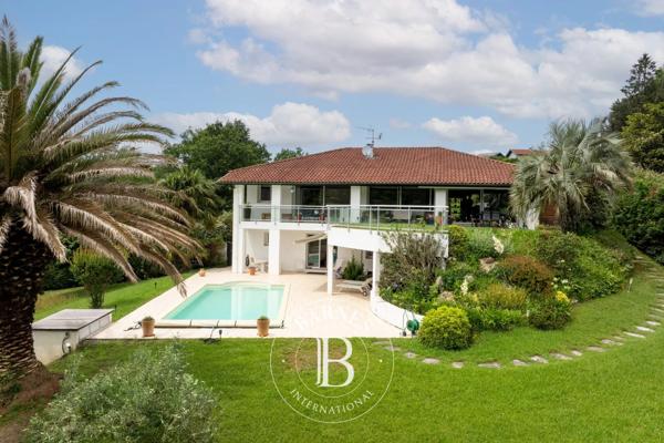 Urrugne, Maison 5 Chambres -  238 m² à vendre
