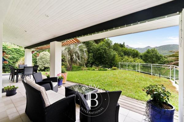 Urrugne, Maison 5 Chambres -  238 m² à vendre