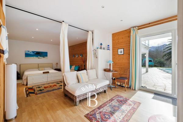 Urrugne, Maison 5 Chambres -  238 m² à vendre