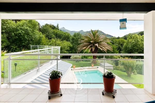 Urrugne, Maison 5 Chambres -  238 m² à vendre