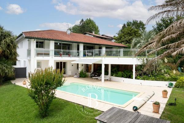 Urrugne, Maison 5 Chambres -  238 m² à vendre