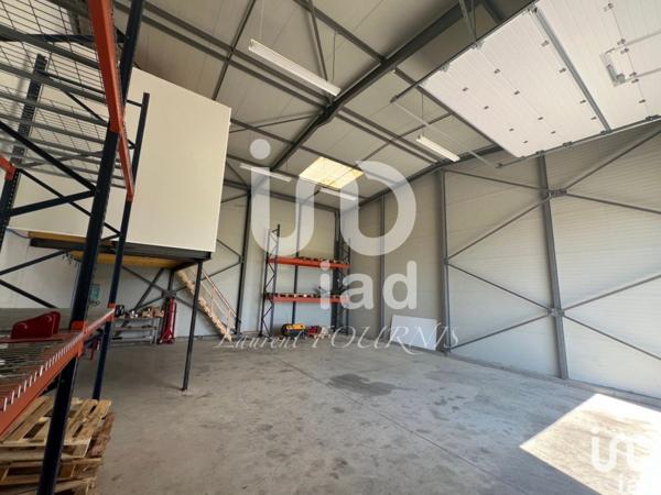 Location atelier 115 m² Gigean